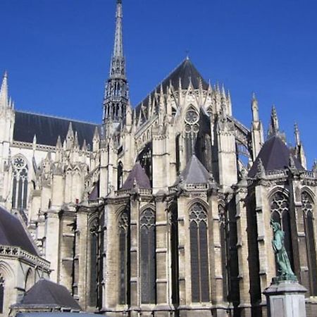 Super Studio Au Pied De La Cathedrale Apartment Amiens Luaran gambar