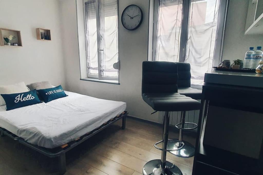Super Studio Au Pied De La Cathedrale Apartment Amiens Luaran gambar